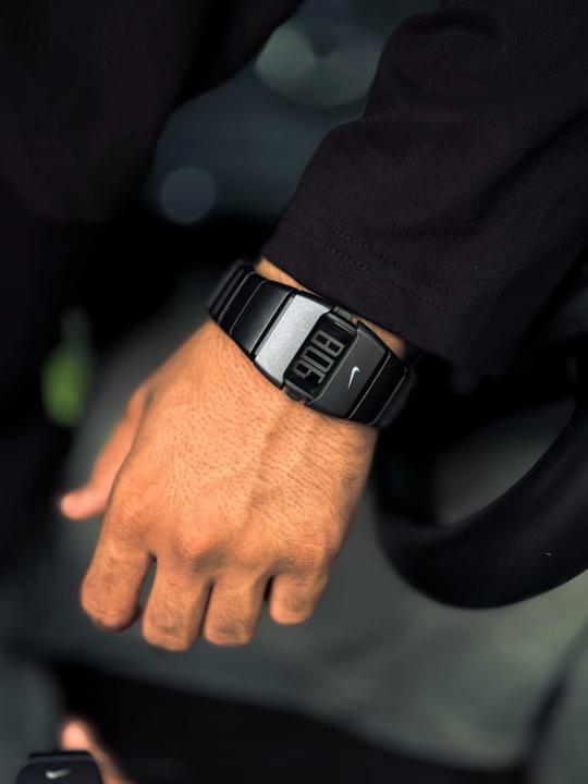 Nik_e Triax Digital All Black heavy quality