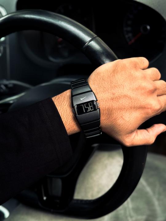 Nik_e Triax Digital All Black heavy quality