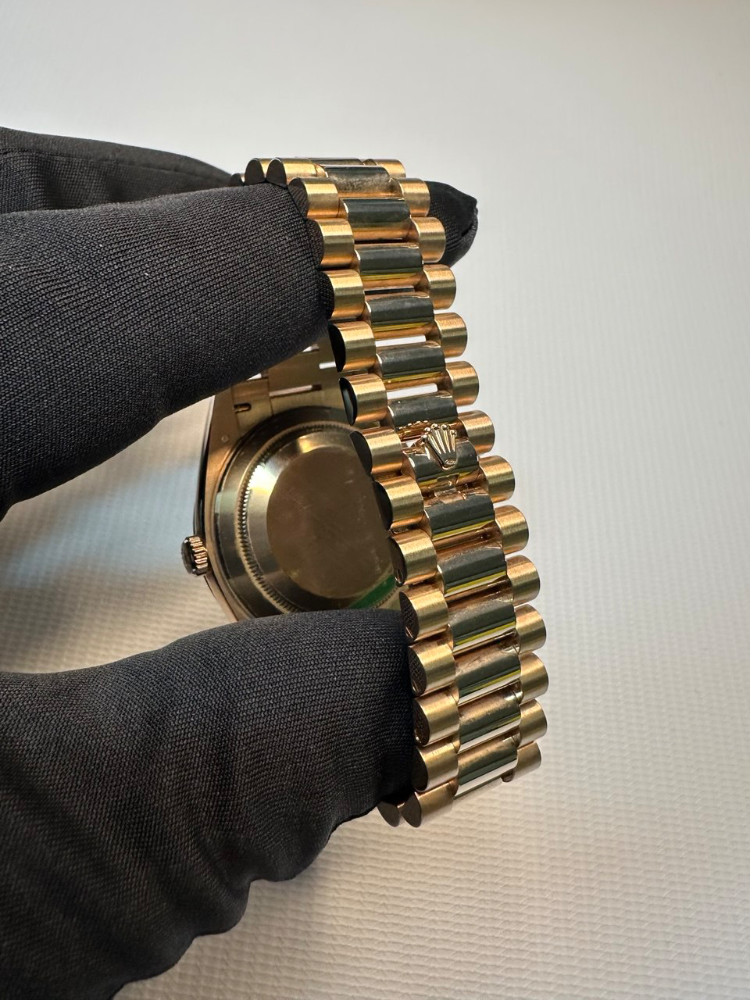 Rolex DAY-DATE 40 MM EVEROSE GOLD